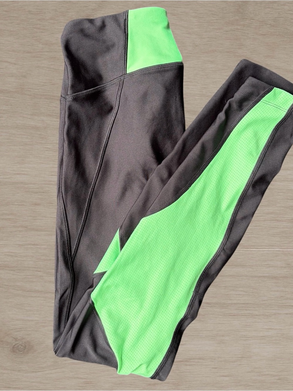 Under Armour HeatGear Compression Leggings – Black/Neon Green | Sz S | EUC